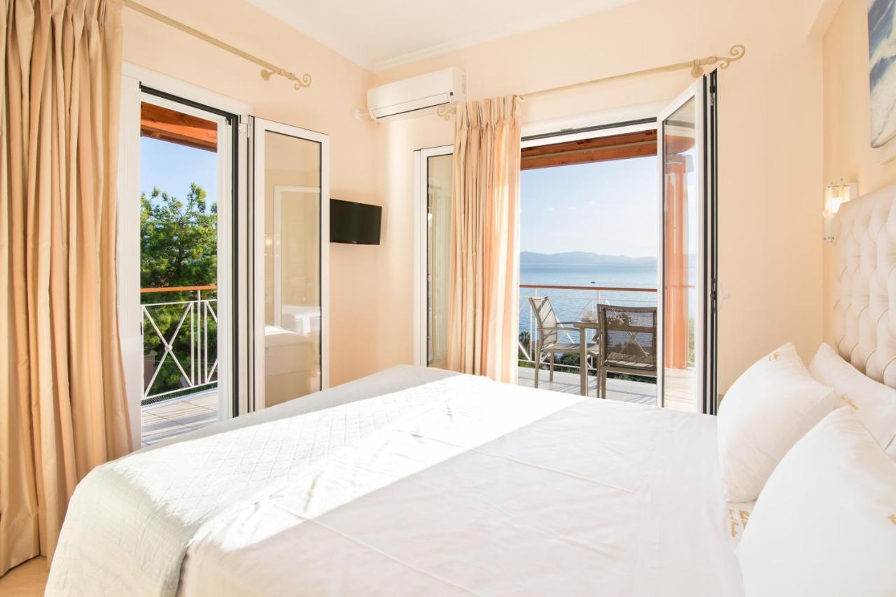 Brentanos Apartments - A - View Of Paradise Gastouri  Esterno foto