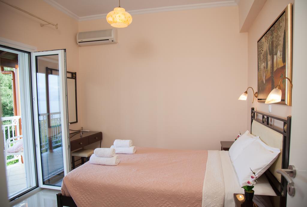 Brentanos Apartments - A - View Of Paradise Gastouri  Esterno foto