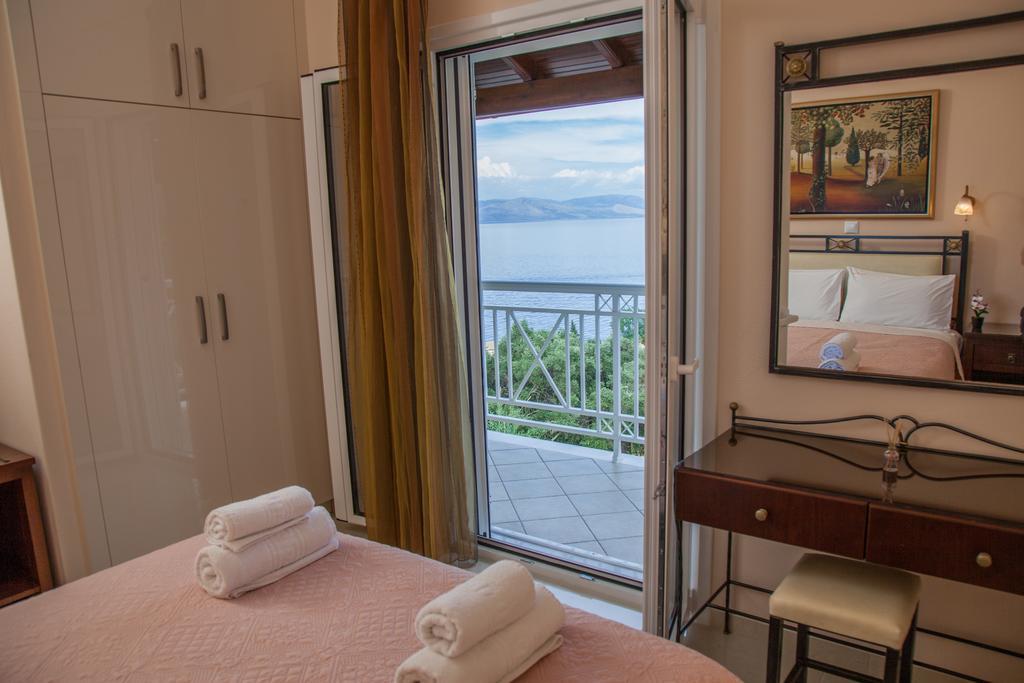 Brentanos Apartments - A - View Of Paradise Gastouri  Esterno foto