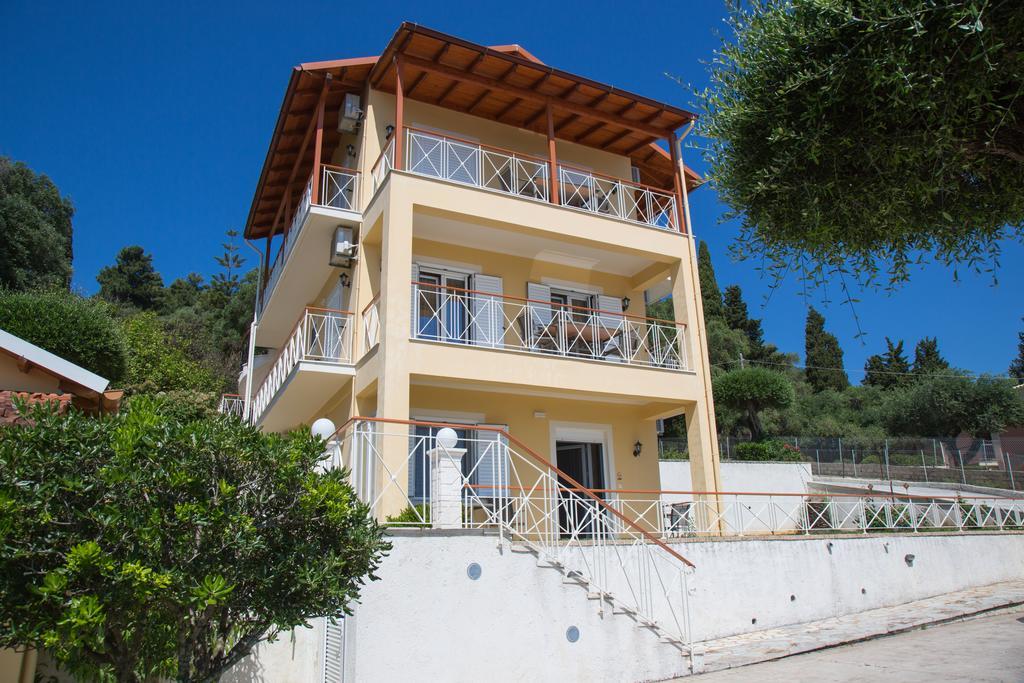 Brentanos Apartments - A - View Of Paradise Gastouri  Esterno foto